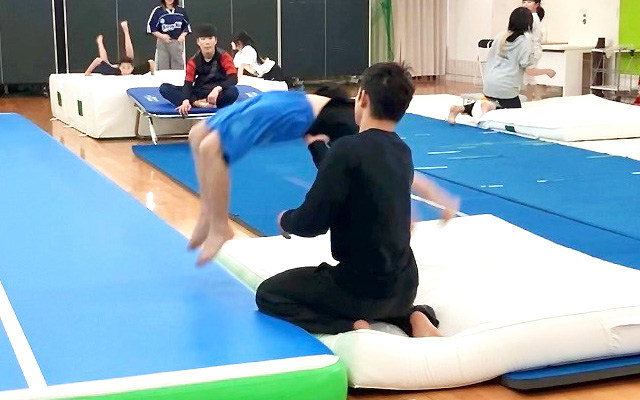 マット運動(アクロバット)