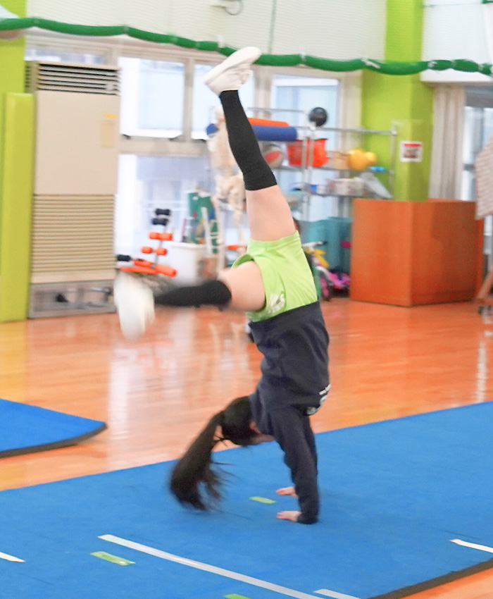 ワーサル行徳校チアリーディングチーム「LEONES」体験会